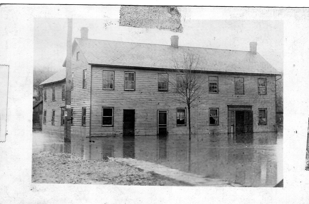 Price Hotel, Port Washington- 1913 flood.